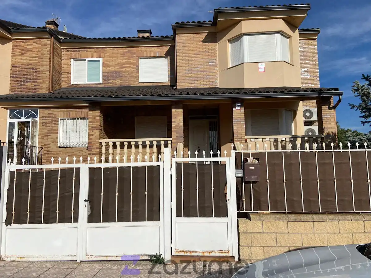 Casa o chalet de alquiler en C. Valencia, Ugena
