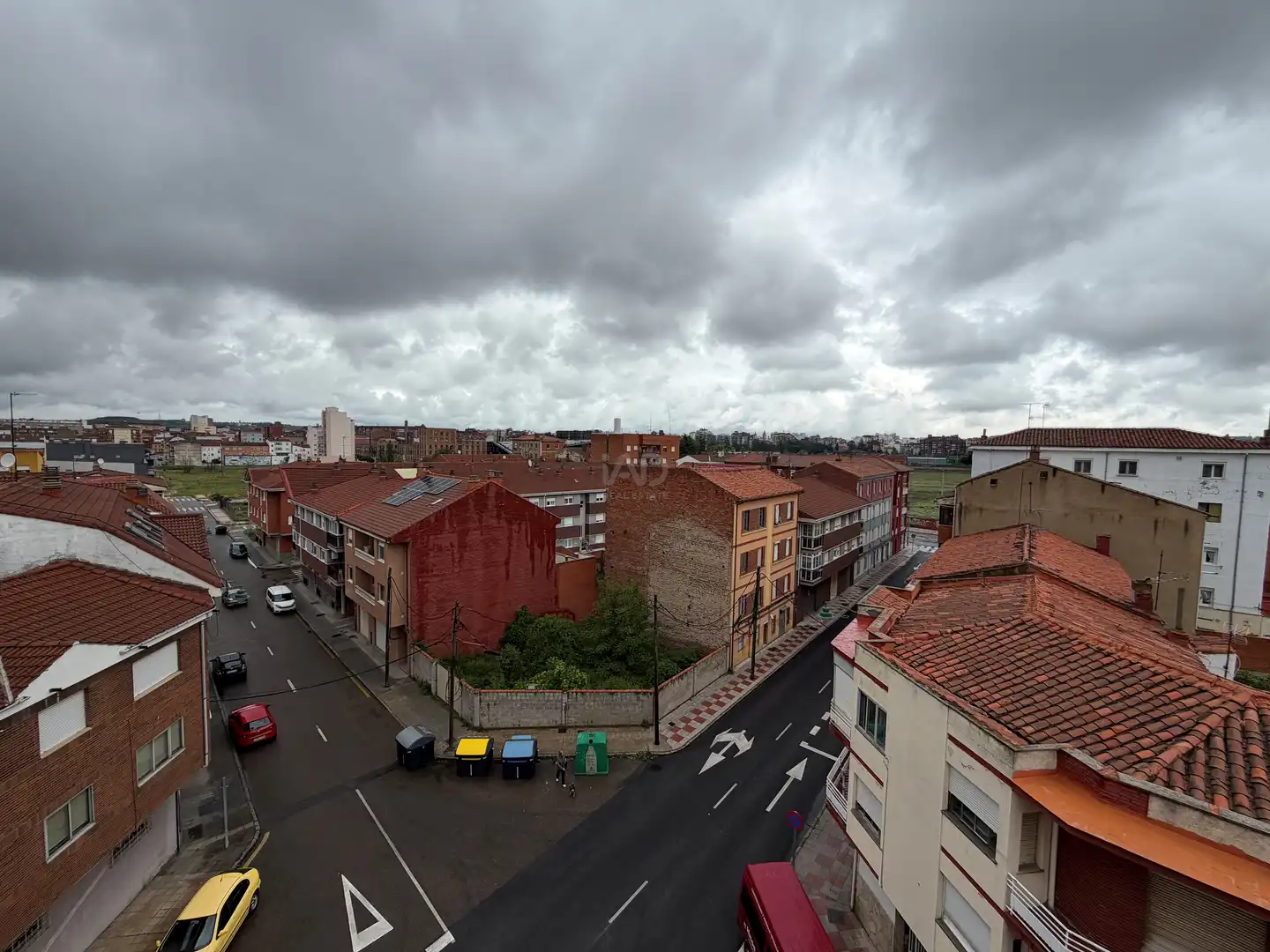 Vista exterior de Pis de lloguer en León Capital  amb Terrassa