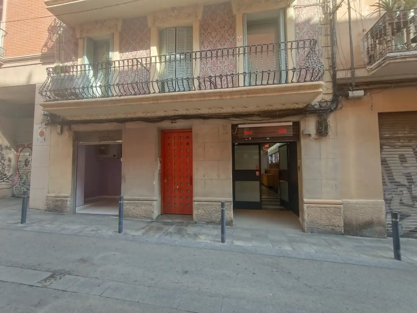 Vista exterior de Local en venta en Barcelona con Aire acondicionado