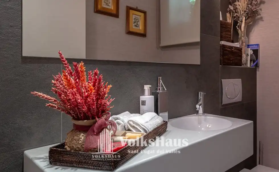 Badezimmer von Haus oder Chalet zum Verkauf in Sant Cugat del Vallès mit Klimaanlage, Heizung und Privatgarten