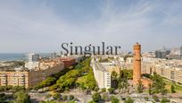 Exterior view of Flat for sale in  Barcelona Capital  with Air Conditioner, Heating and Private garden