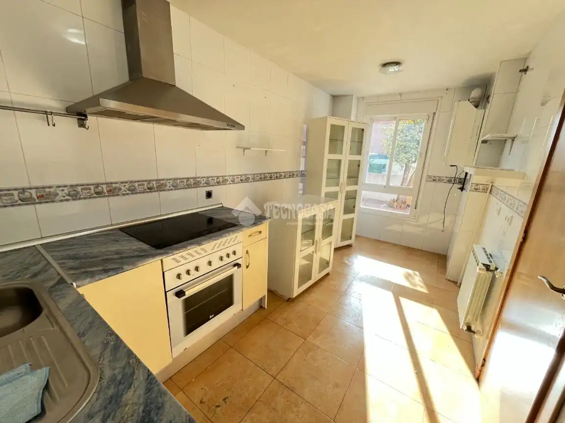 Casa aparellada en venda a Loeches, imagen 8