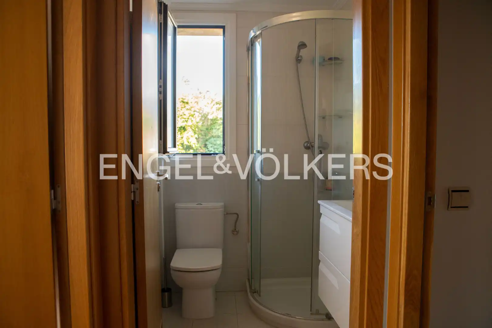Flat for rent in Manuel Vázquez Montalbán Kalea, Aiete