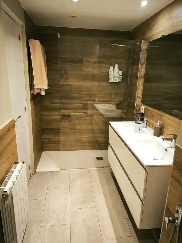 Baño de Piso en venta en Vilanova del Camí con Calefacción, Parquet y Horno