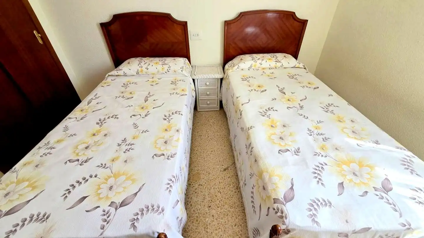 Schlafzimmer von Wohnungen zum Verkauf in Gandia mit Klimaanlage, Terrasse und Möbliert