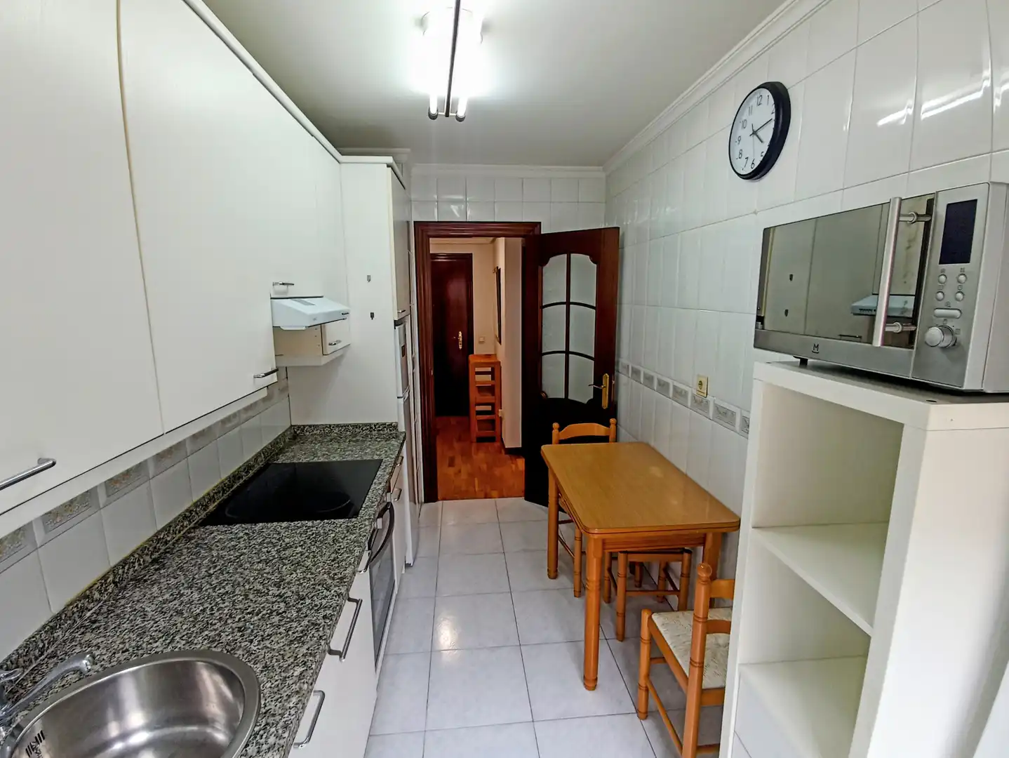 Cocina de Piso de alquiler en Gijón  con Calefacción, Amueblado y Horno