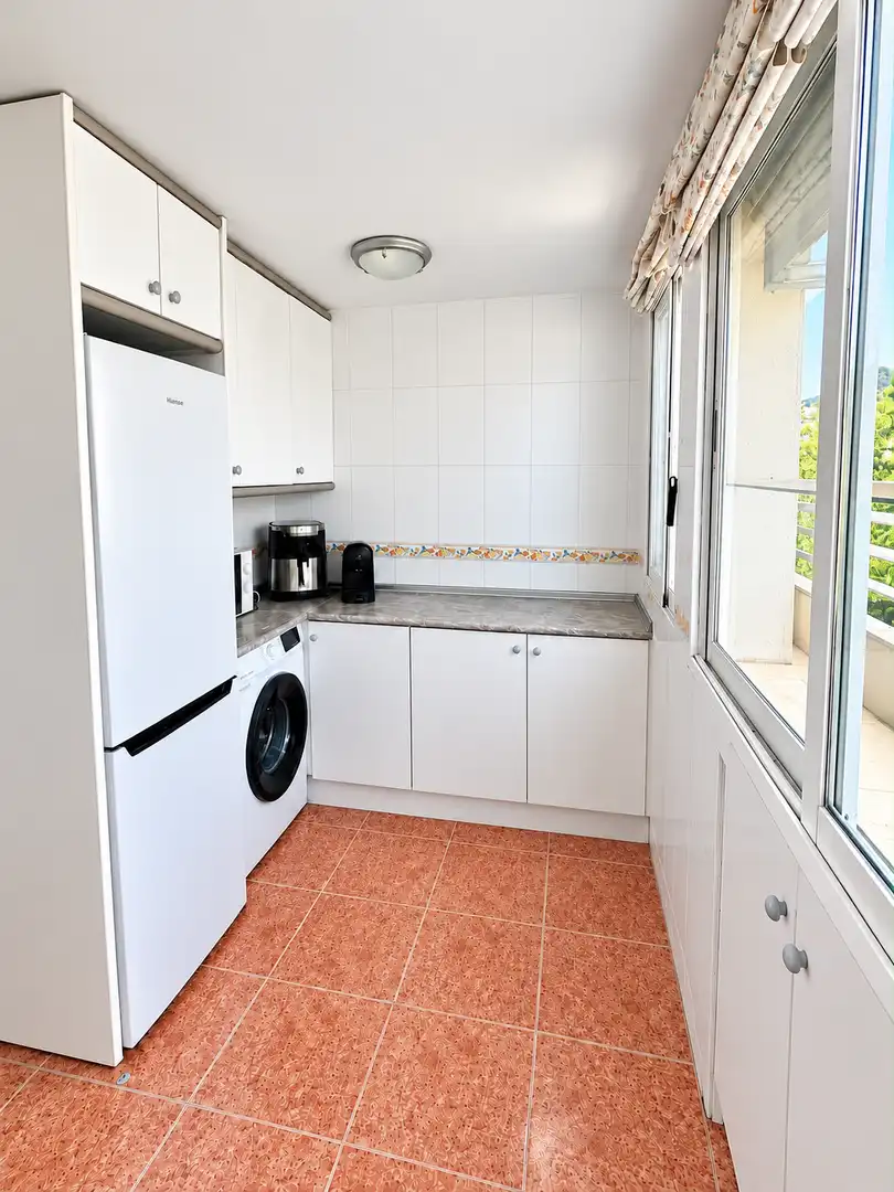 Cuina de Apartament en venda en Benidorm amb Aire condicionat, Terrassa i Moblat