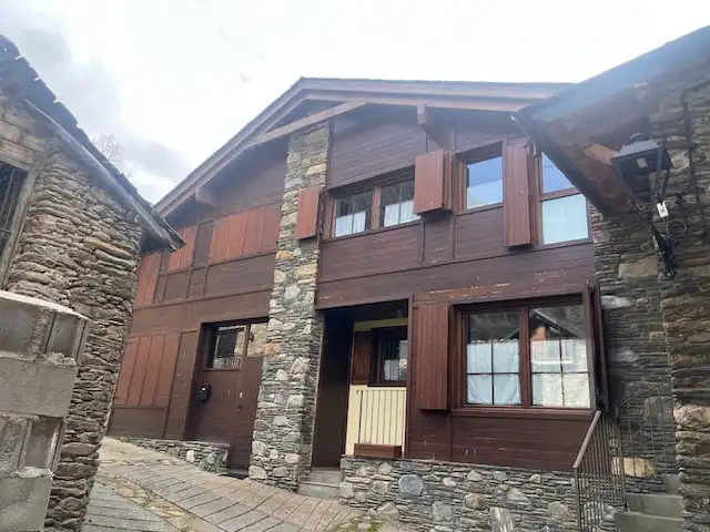 Vista exterior de Casa adosada en venta en Alt Àneu con Calefacción, Parquet y Trastero