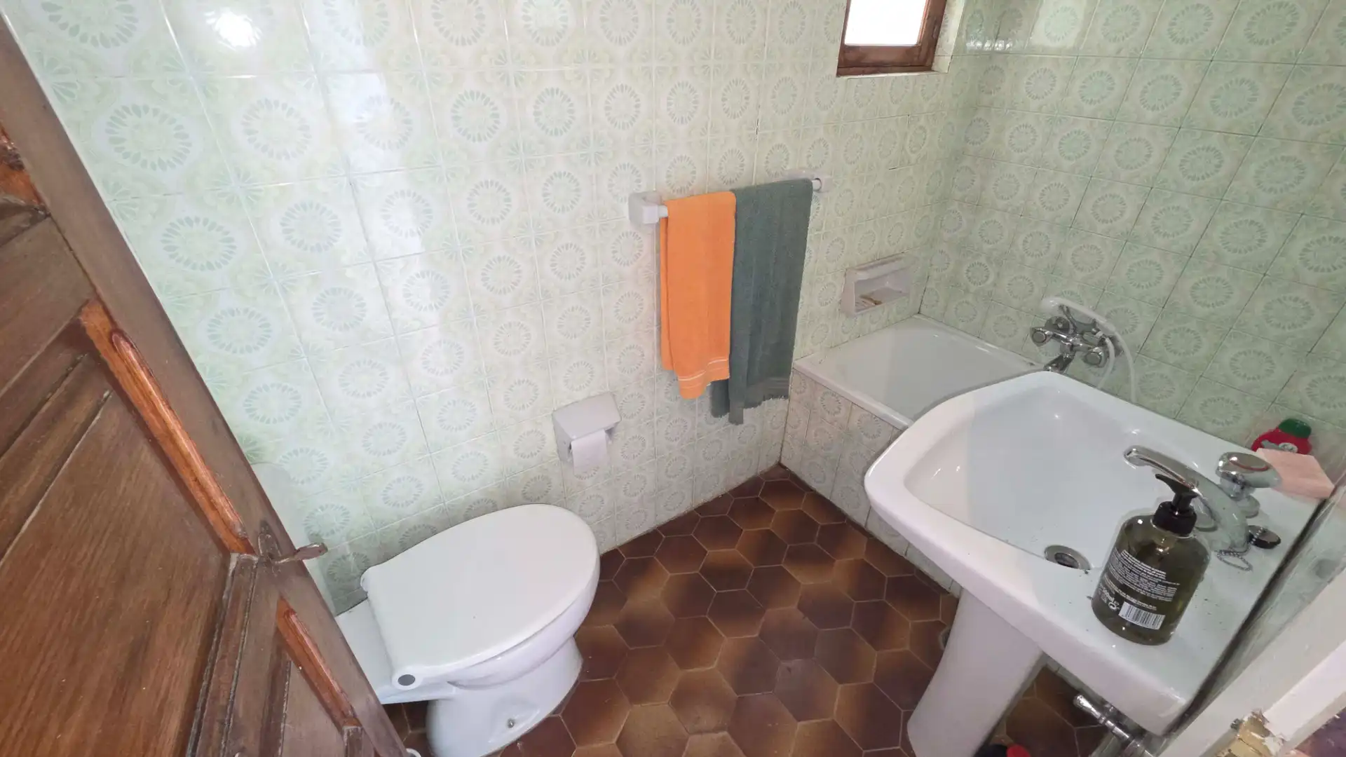 Baño de Casa o chalet en venta en San Martín del Rey Aurelio con Jardín privado, Trastero y Balcón