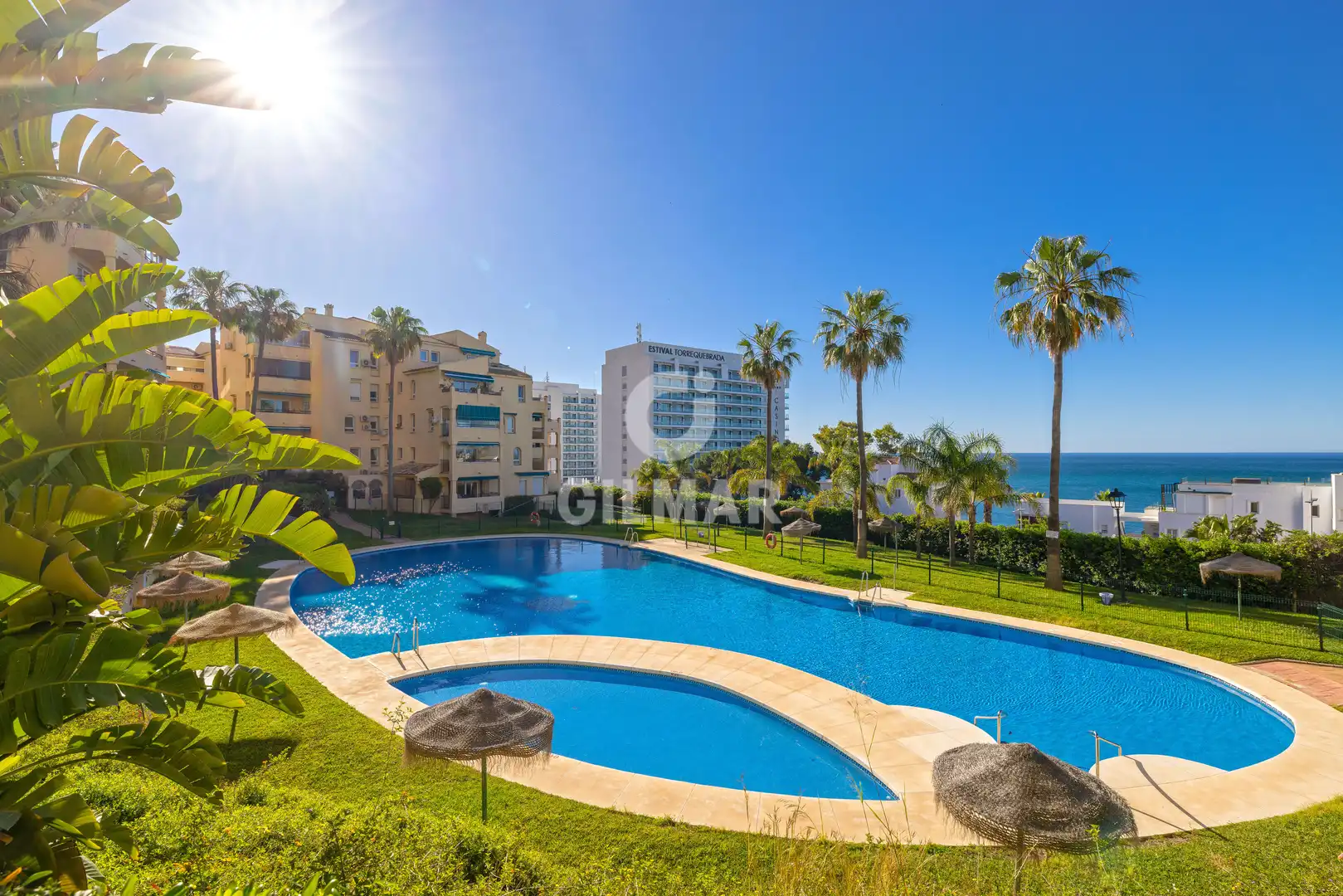 Außenansicht von Wohnung zum Verkauf in Benalmádena mit Heizung, Privatgarten und Abstellraum