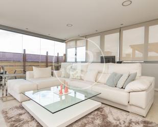 Living room of Duplex to rent in  Madrid Capital  with Air Conditioner, Heating and Private garden