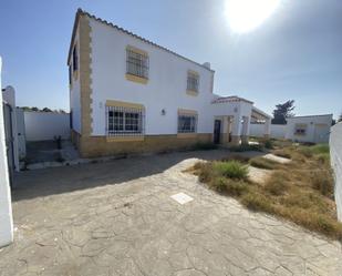 Exterior view of House or chalet for sale in Chiclana de la Frontera  with Air Conditioner, Heating and Private garden