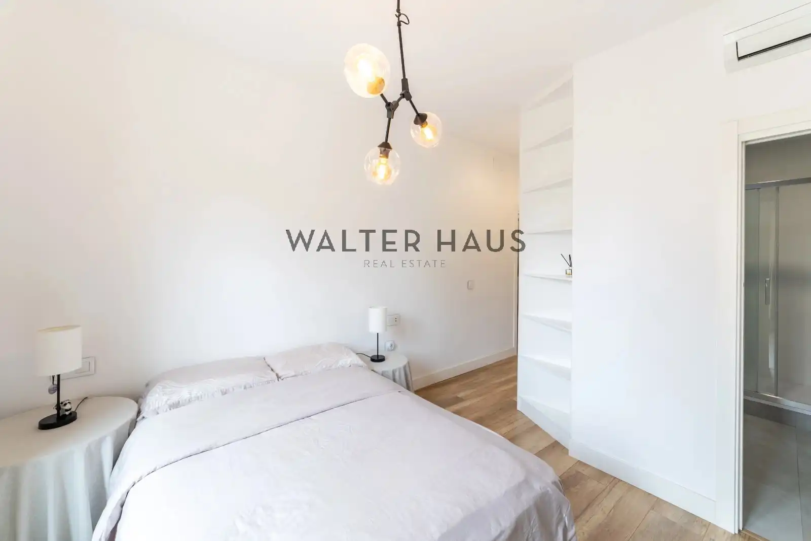 Bedroom of Flat for sale in Madrid  with Air Conditioner, Heating and Furnished