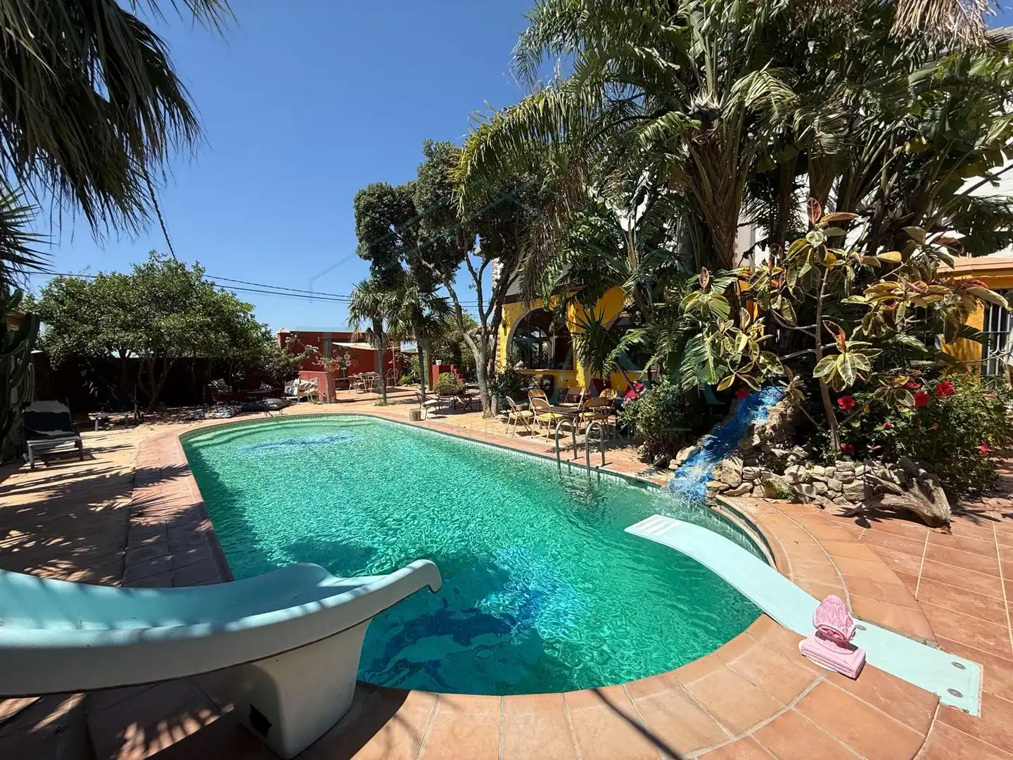 Piscina de Casa o xalet en venda en Chiclana de la Frontera amb Jardí privat, Terrassa i Traster