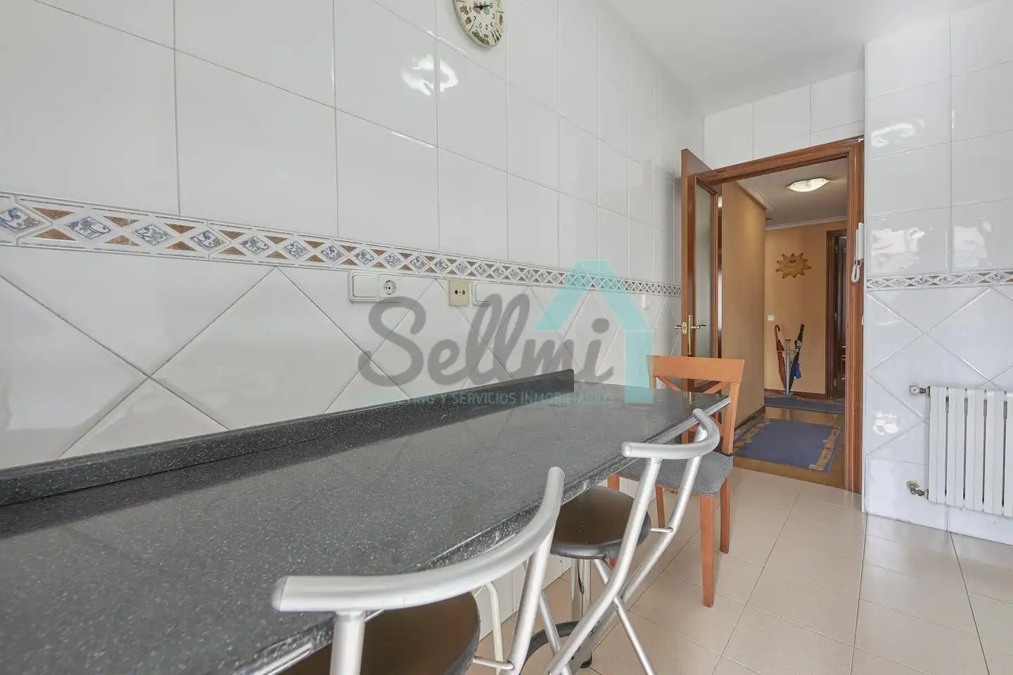 Flat for rent in Corín Tellado, Viesques