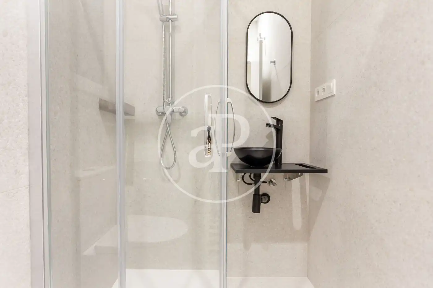 Baño de Piso en venta en Valencia con Aire acondicionado, Calefacción y Terraza
