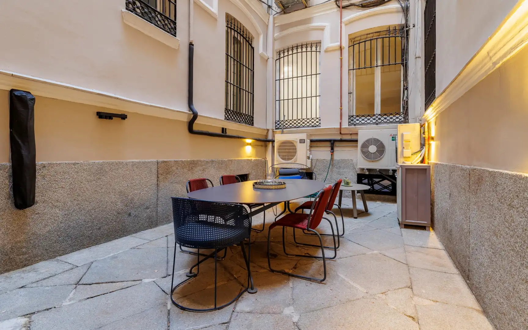 Piso en venta en Zorrilla, Cortes - Huertas