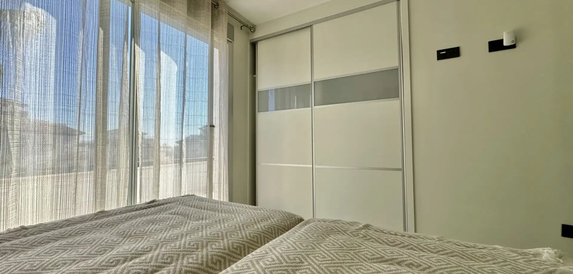 Dormitori de Casa o xalet en venda en Orihuela amb Aire condicionat, Jardí privat i Terrassa