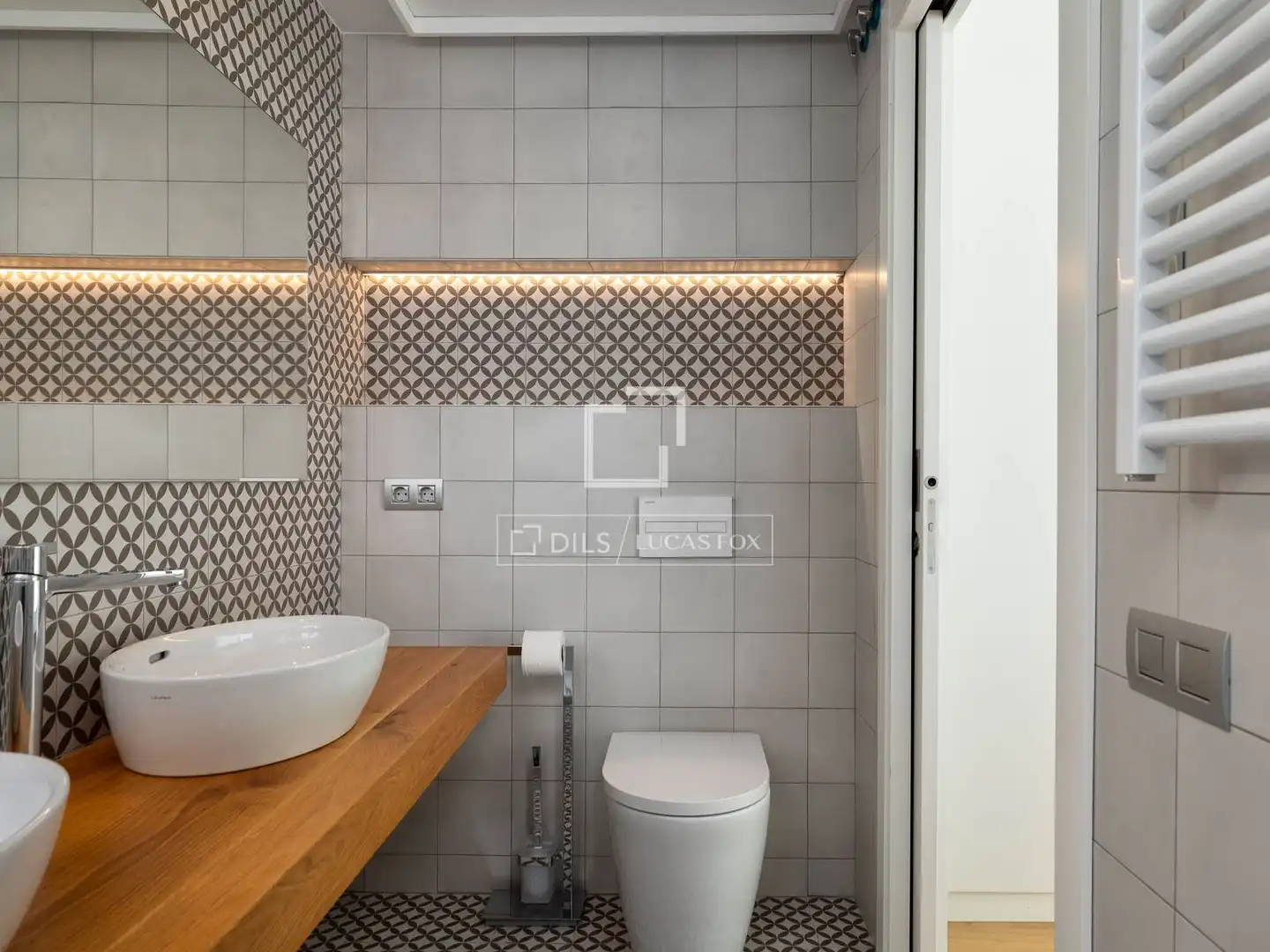 Badezimmer von Wohnung zum Verkauf in Lloret de Mar mit Klimaanlage, Terrasse und Schwimmbad