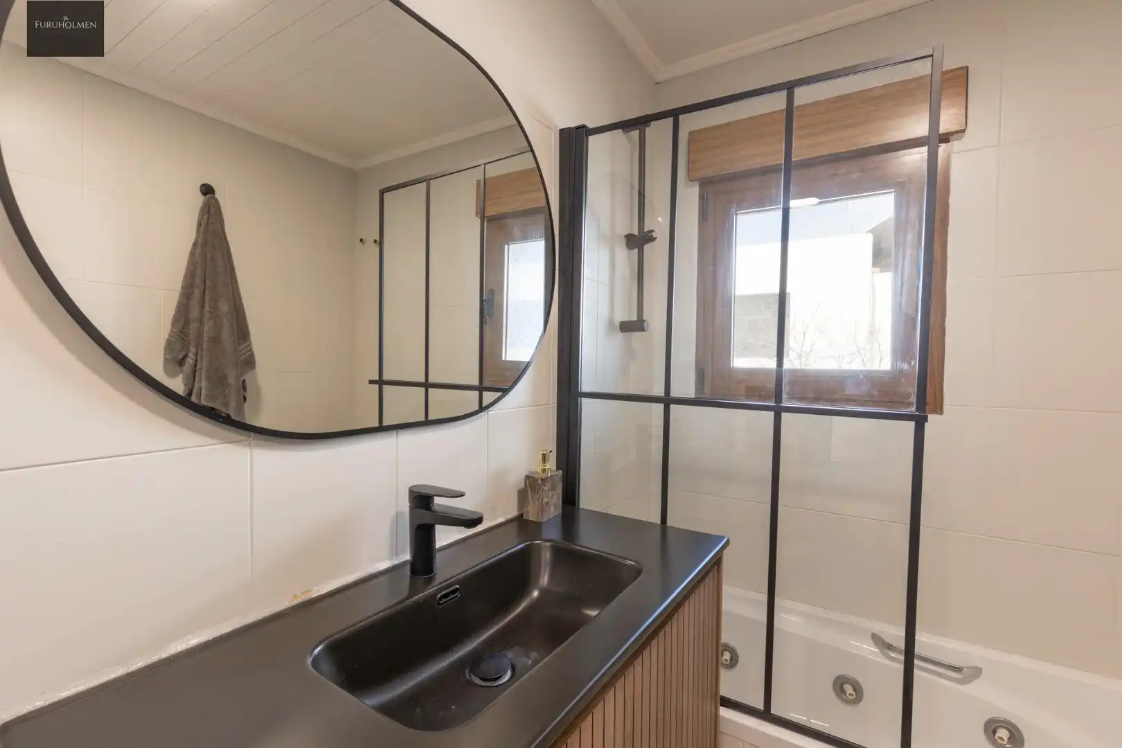 Bathroom of Flat for sale in Armilla  with Air Conditioner and Heating