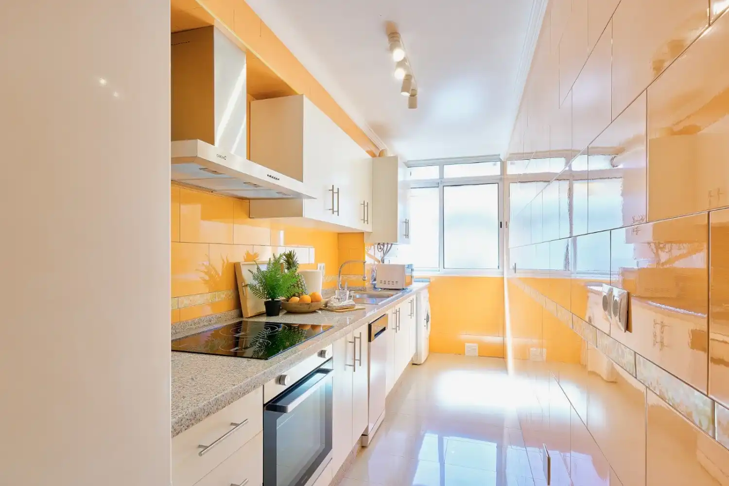 Kitchen of Flat for rent in Málaga  with Air Conditioner, Furnished and Washing machine