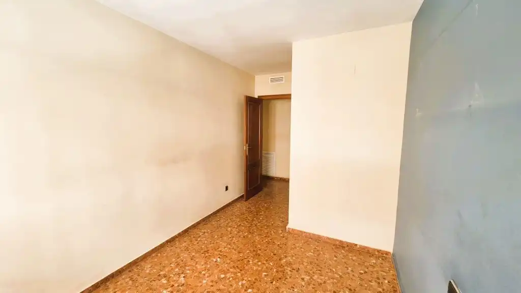 Habitación de Piso en venta en Torrent con Balcón