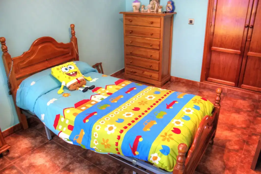 Dormitori de Casa adosada en venda en Casarabonela amb Aire condicionat, Jardí privat i Terrassa