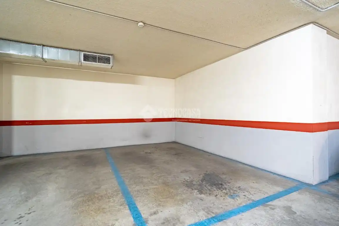 Parking of Flat for sale in Granada  with Air Conditioner, Heating and Terrace