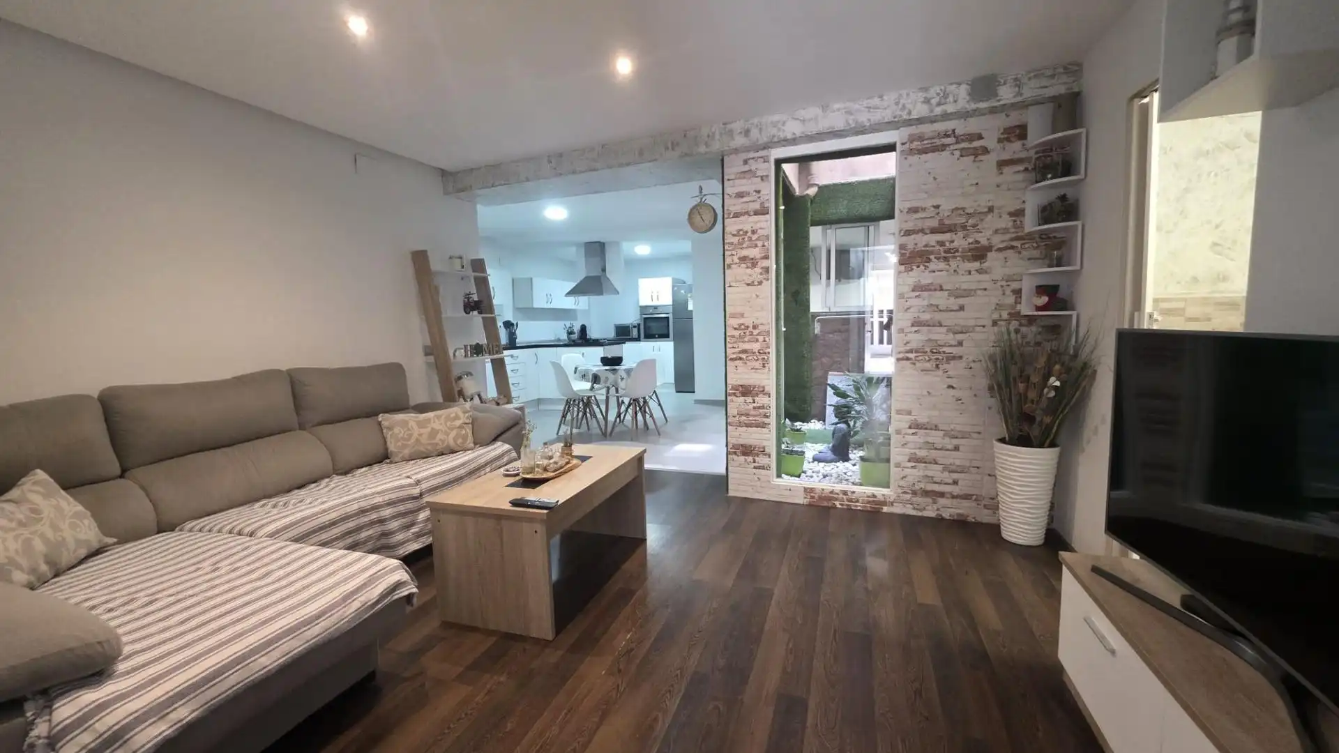 Wohnzimmer von Erdgeschoss zur Miete in Elche / Elx mit Möbliert