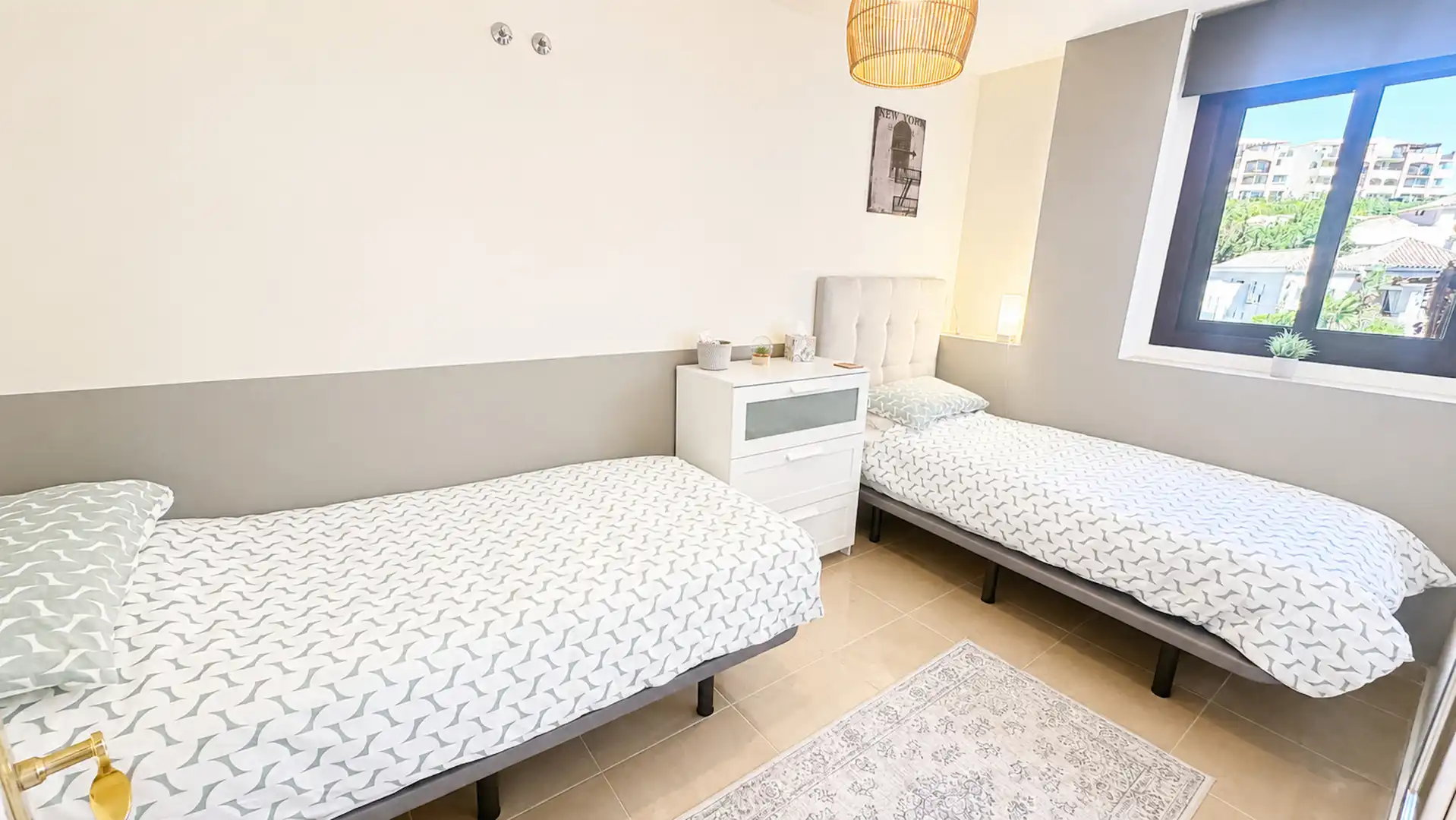 Dormitori de Apartament en venda en Manilva amb Aire condicionat, Terrassa i Traster