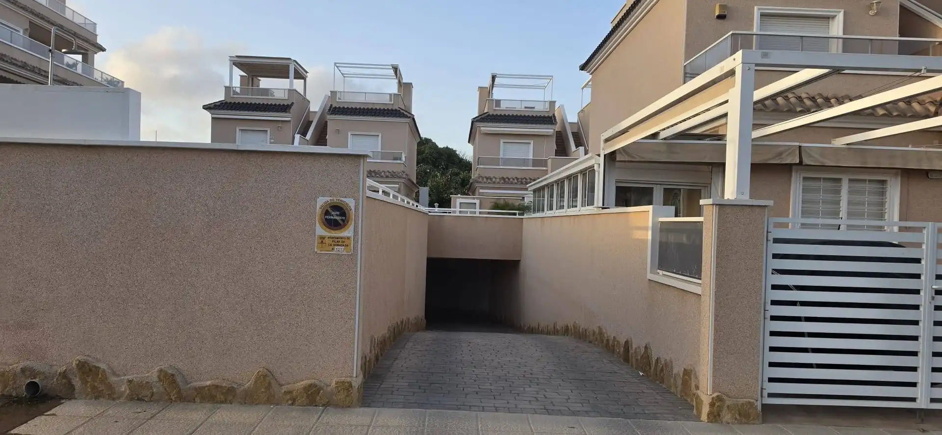 Exterior view of Detached homes for rent in Pilar de la Horadada  with Air Conditioner, Heating and Private garden