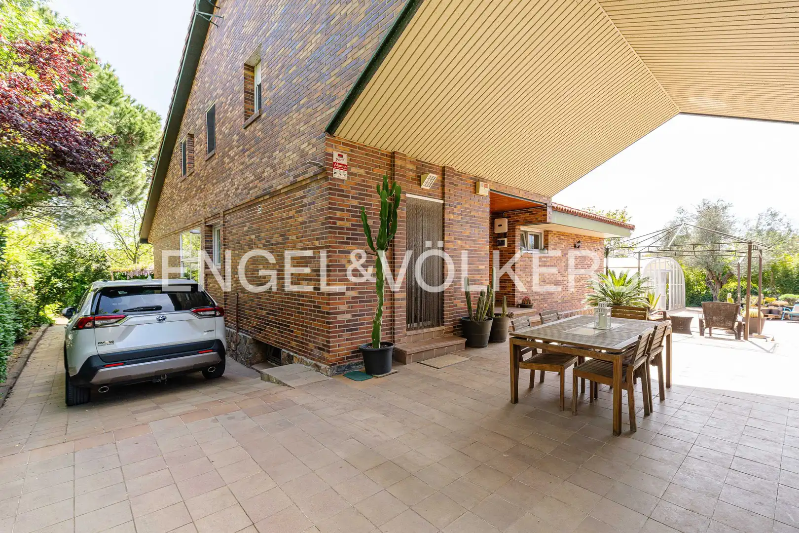 Vista exterior de Casa o xalet en venda en Galapagar amb Aire condicionat, Calefacció i Jardí privat