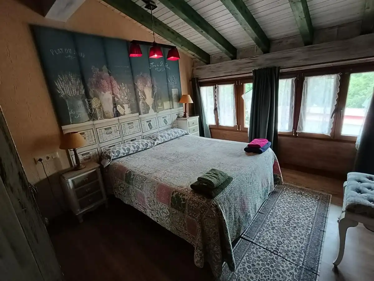 Dormitori de Casa adosada en venda en Llanes amb Calefacció, Jardí privat i Terrassa