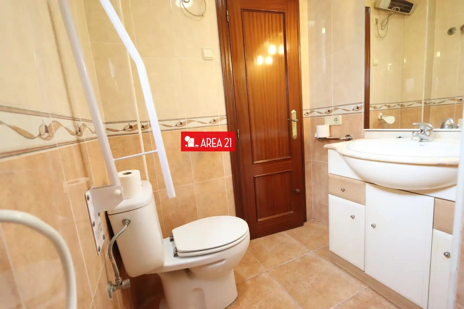Bathroom of Houses for sale in La Pobla de Vallbona  with Terrace and Storage room