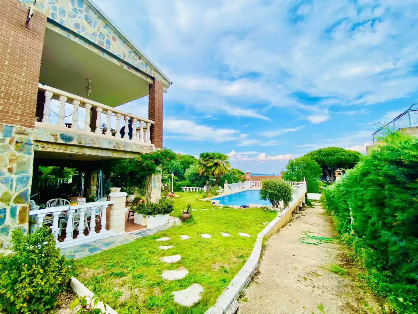 Jardí de Casa o xalet en venda en Villa del Prado amb Jardí privat, Piscina i Balcó