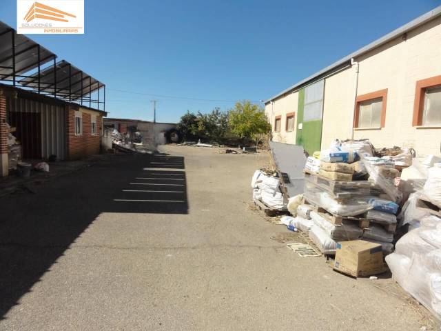 Nave industrial en Venta en Calle Regaderillas en Pesquera de Duero