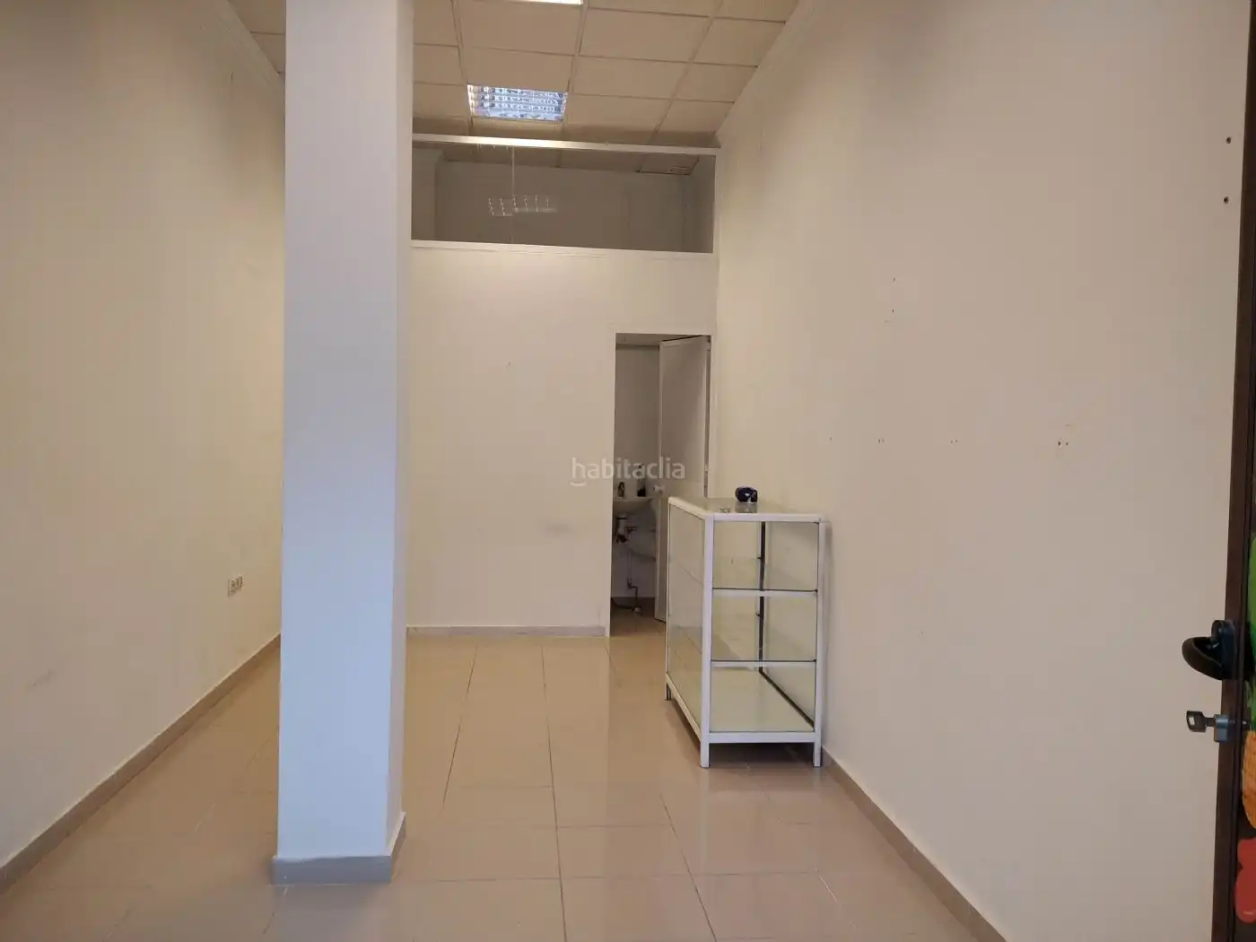 Locale commerciale in affitto a Calle Banda Playa 82