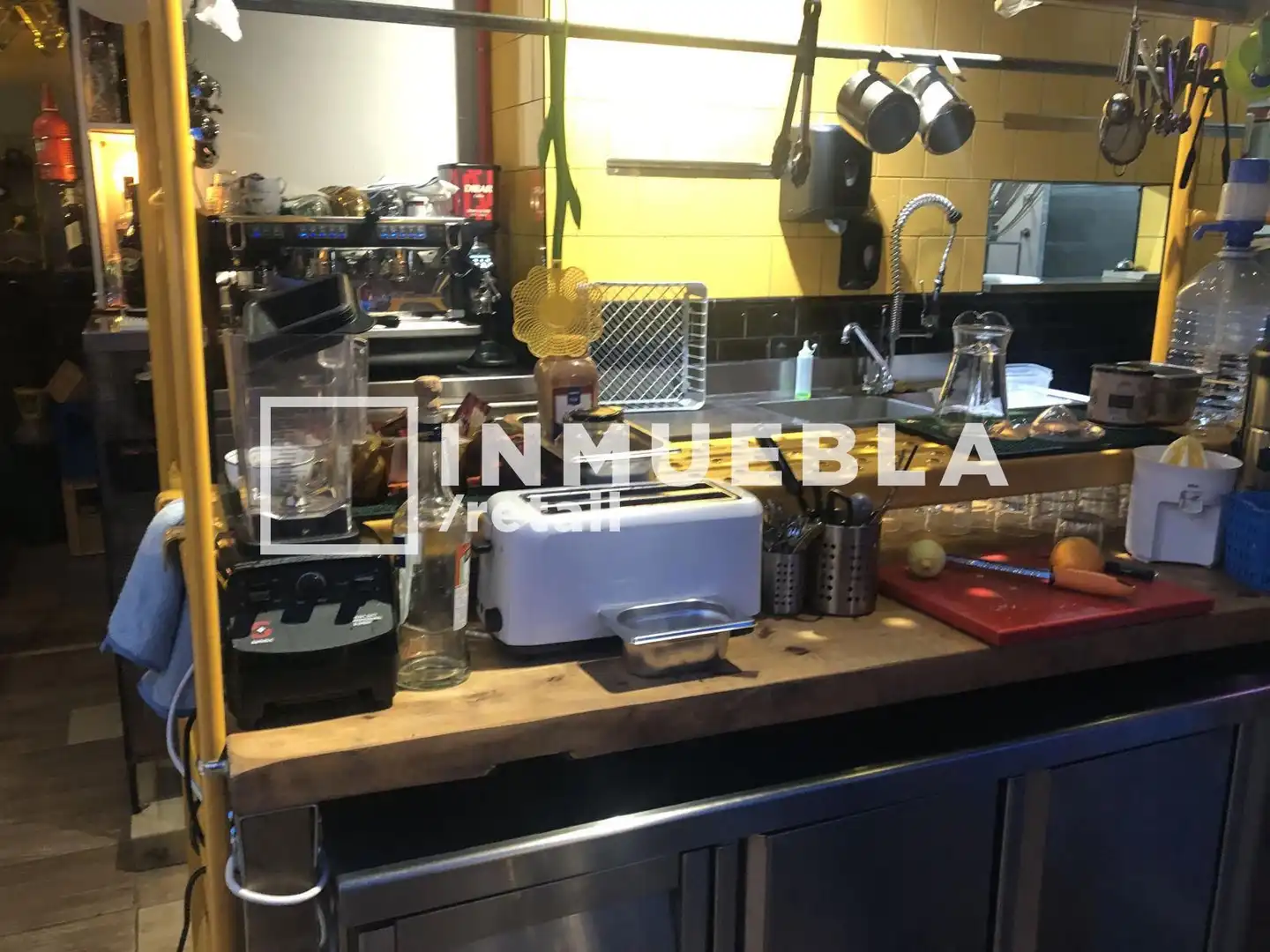 Commercial properties for transfer in Barcelona  with Air Conditioner, Terrace and Furnished