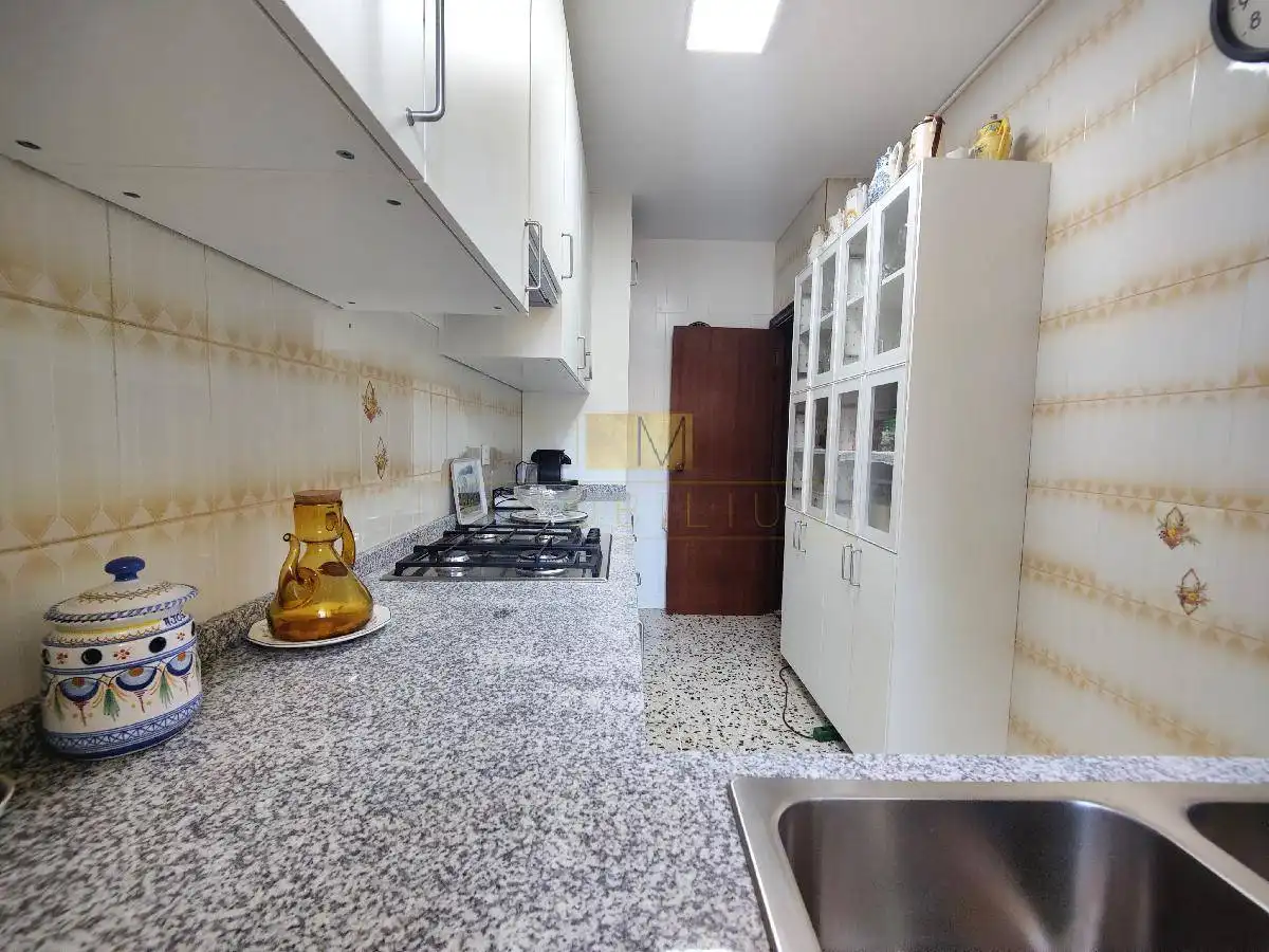 Cuina de Casa o xalet en venda en Vilanova i la Geltrú amb Calefacció, Jardí privat i Terrassa