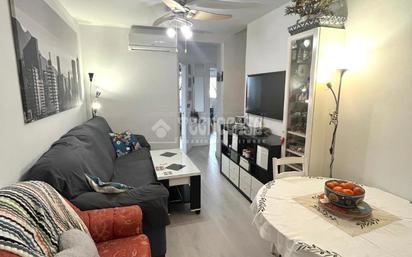 Living room of Flat for sale in  Madrid Capital  with Air Conditioner and Heating