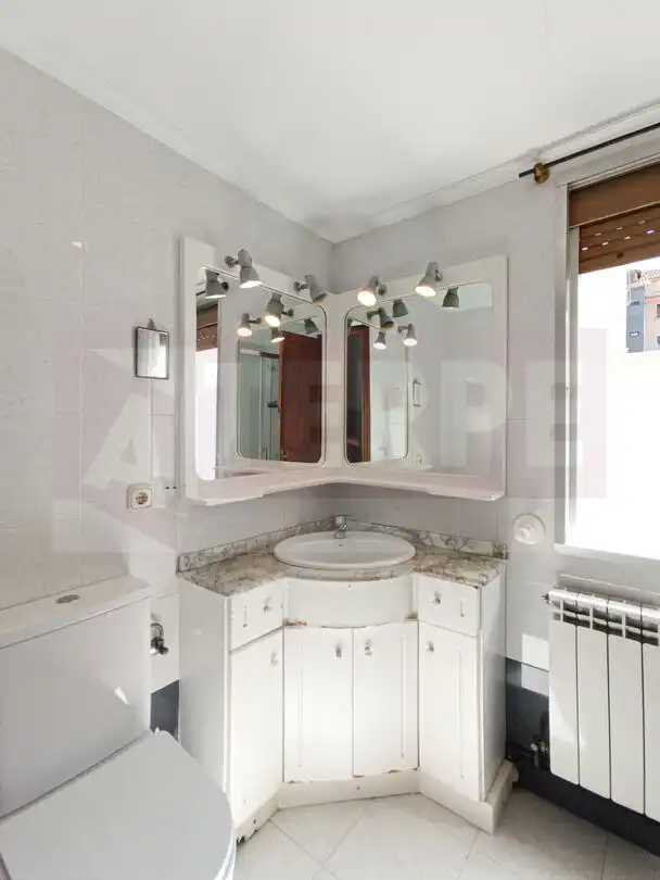 Flat for sale in Zumalakarregi Kalea, Pasaia