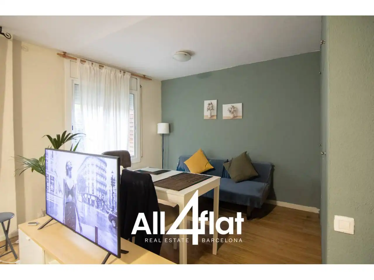 Exterior view of Apartments for sale in Barcelona  with Heating, Furnished and Balcony