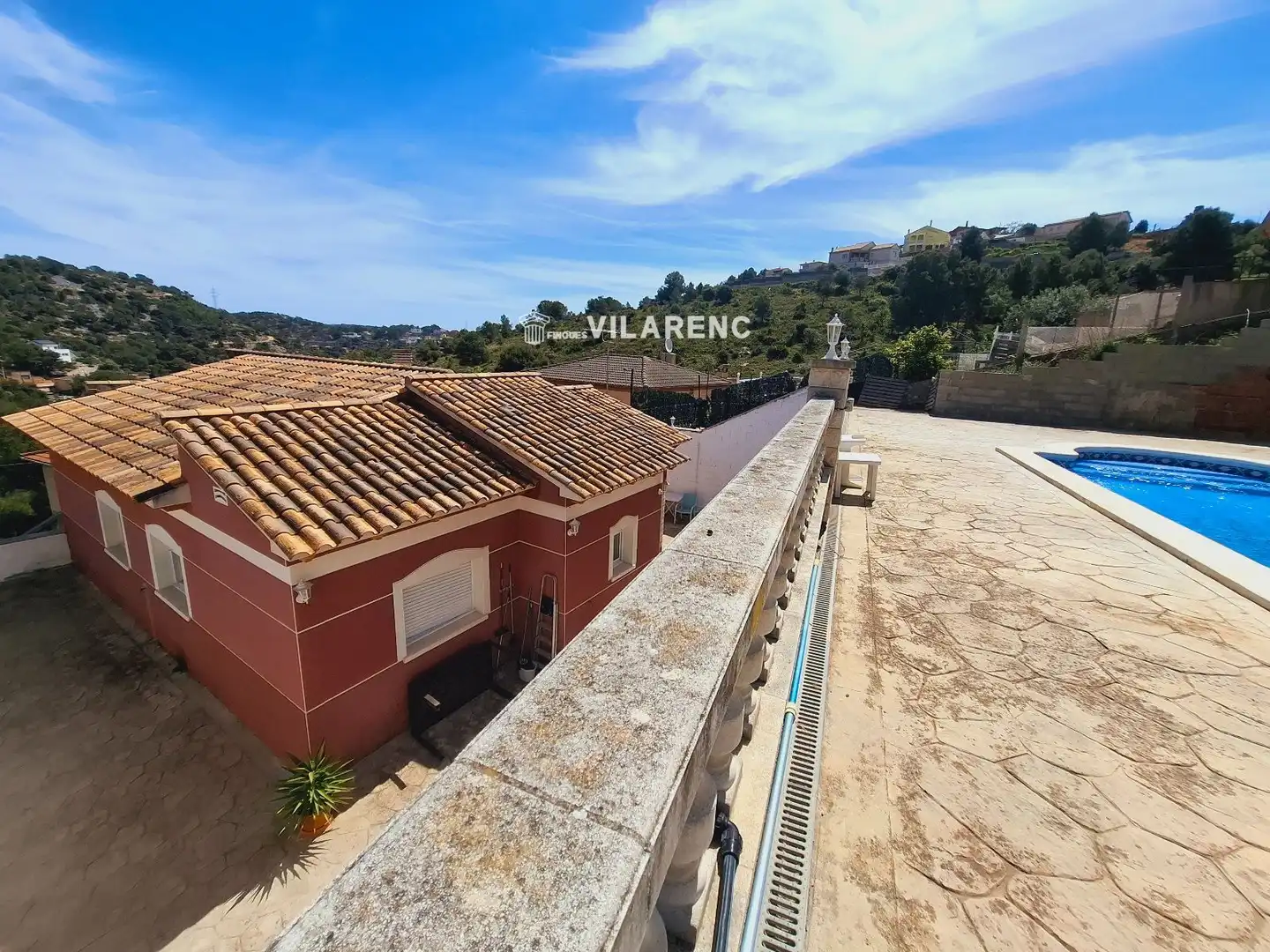 Xalet amb piscina en venda a Los Jardines-Els Rosers