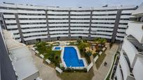 Piscina de Àtic en venda en  Sevilla Capital amb Aire condicionat, Calefacció i Jardí privat