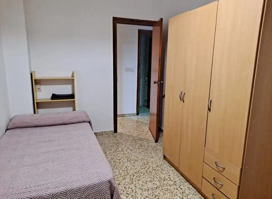 Bedroom of Flat for rent in Granada  with Heating, Furnished and Oven