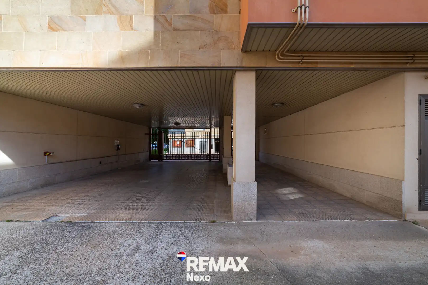 Parking de Piso en venta en Arroyo de la Encomienda con Calefacción, Parquet y Trastero