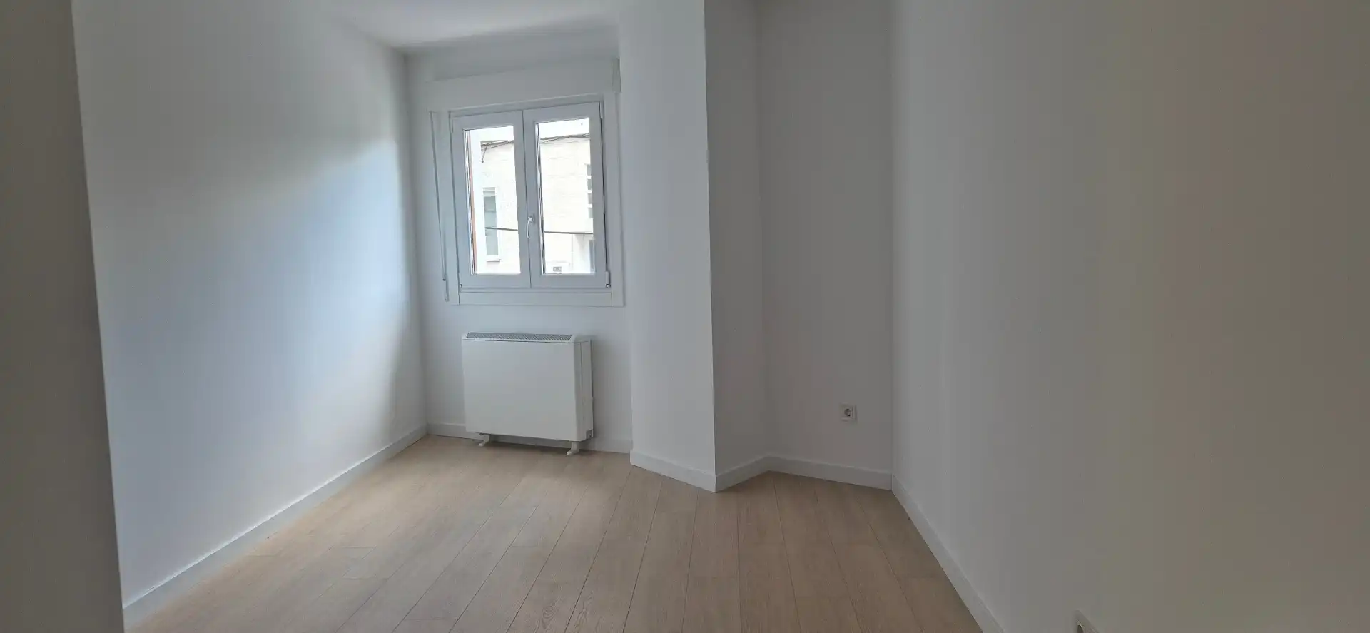 Dormitori de Apartament en venda en Moaña amb Calefacció, Jardí privat i Parquet