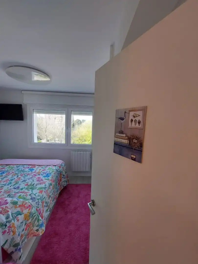Habitación de Piso de alquiler en Laredo con Calefacción, Terraza y Amueblado