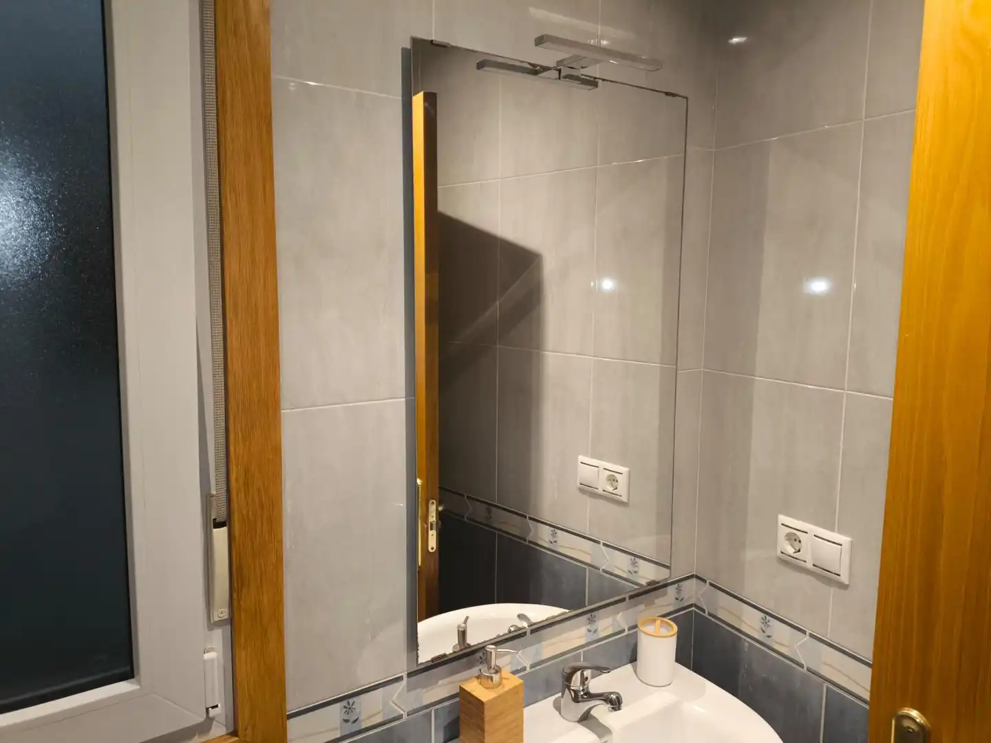 Bathroom of Flat for rent in Arteixo  with Heating, Storage room and Furnished