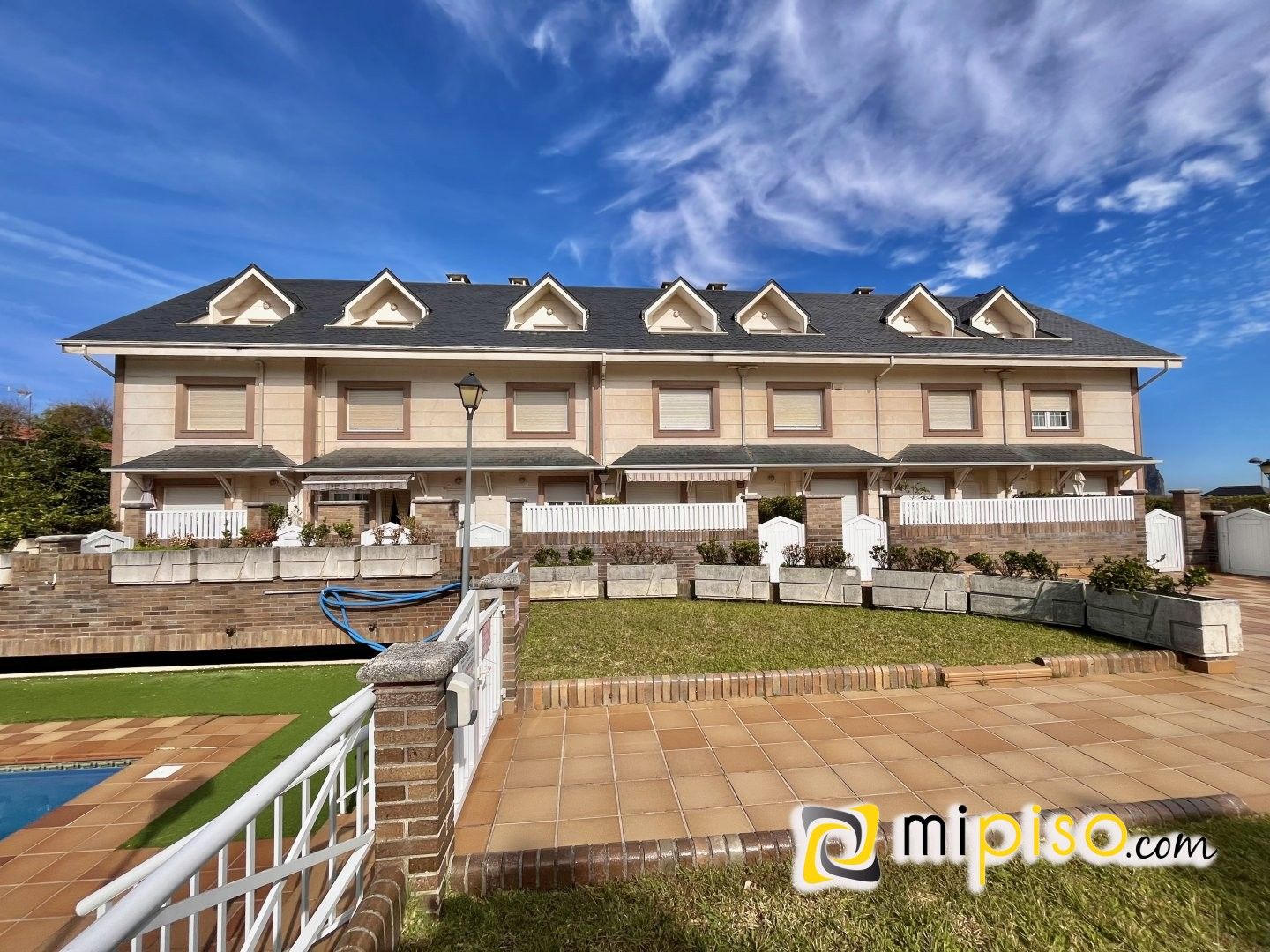Exterior view of Flat for sale in Laredo  with Heating, Terrace and Swimming Pool